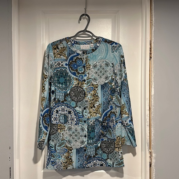 NWT- Joan Rivers Classics Collection, Print Textured Blouse, long Sleeves - Picture 6 of 12